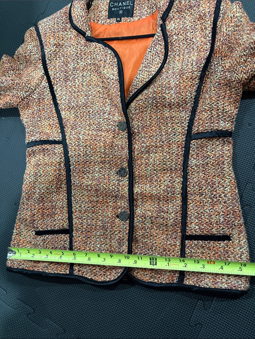 CHANEL Tan Tweed Blazer with Black Piping - Picture 16 of 16